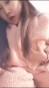 丰满巨乳熟女抠逼自慰