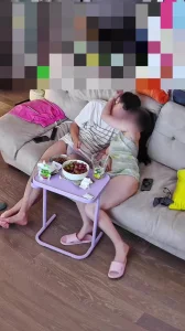 原创，老婆直言要找小哥哥，申请论坛邀请码。