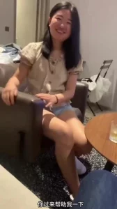 内射非常骚的人妻，果然还是少妇干起来舒服