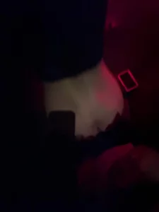 跟着朋友的女朋友去酒吧厕所