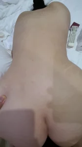 鸡巴视角观摩女友肥臀