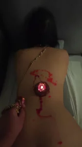 后背上的烛台，视觉和生理享受
