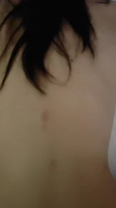 18岁女生
