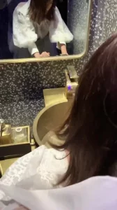 你可爱的妻子在家穿好衣服，在我这来不及脱衣服