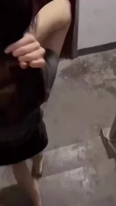 极品人妻出轨奶子粉嫩身材圆润被操到呻吟只喊要不停