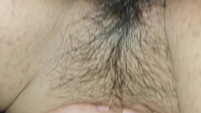 怼在逼上拍摄代入感极强，每次抽出来都能看尿道口