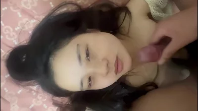 新彩传媒学院大三学姐极度反差和男友做爱被顔射